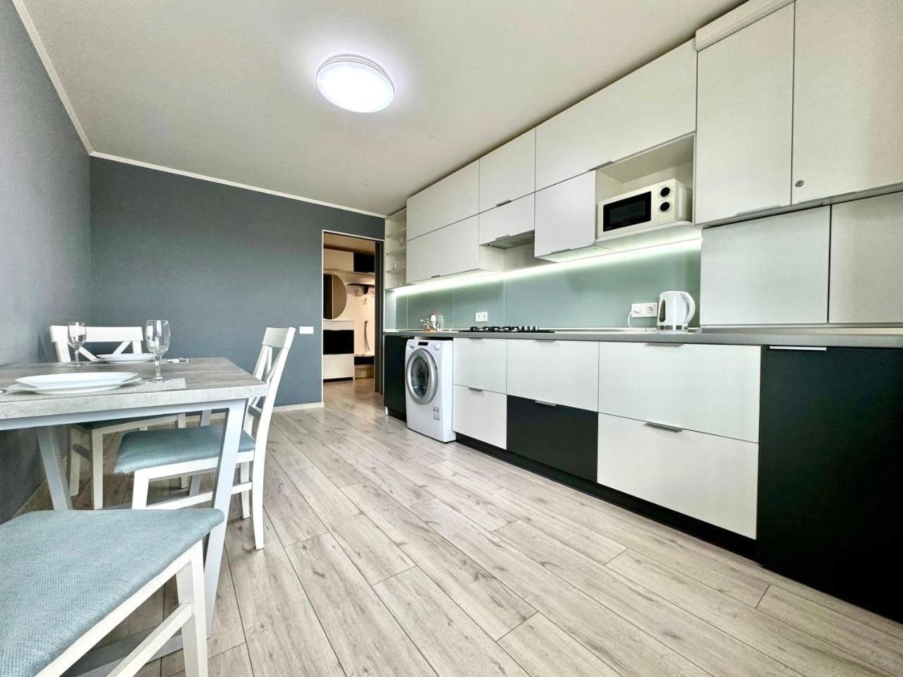 Apartpoltava Апартаменти Бізнес-Класу В Престижній Новобудові З Панорамним Балконом Центр Eksteriør bilde